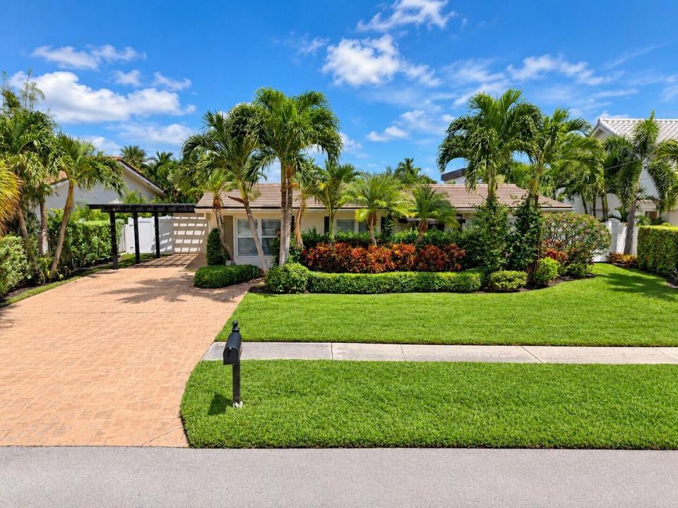 2401 NE 47TH Street, Lighthouse Point, Florida 33064, USA