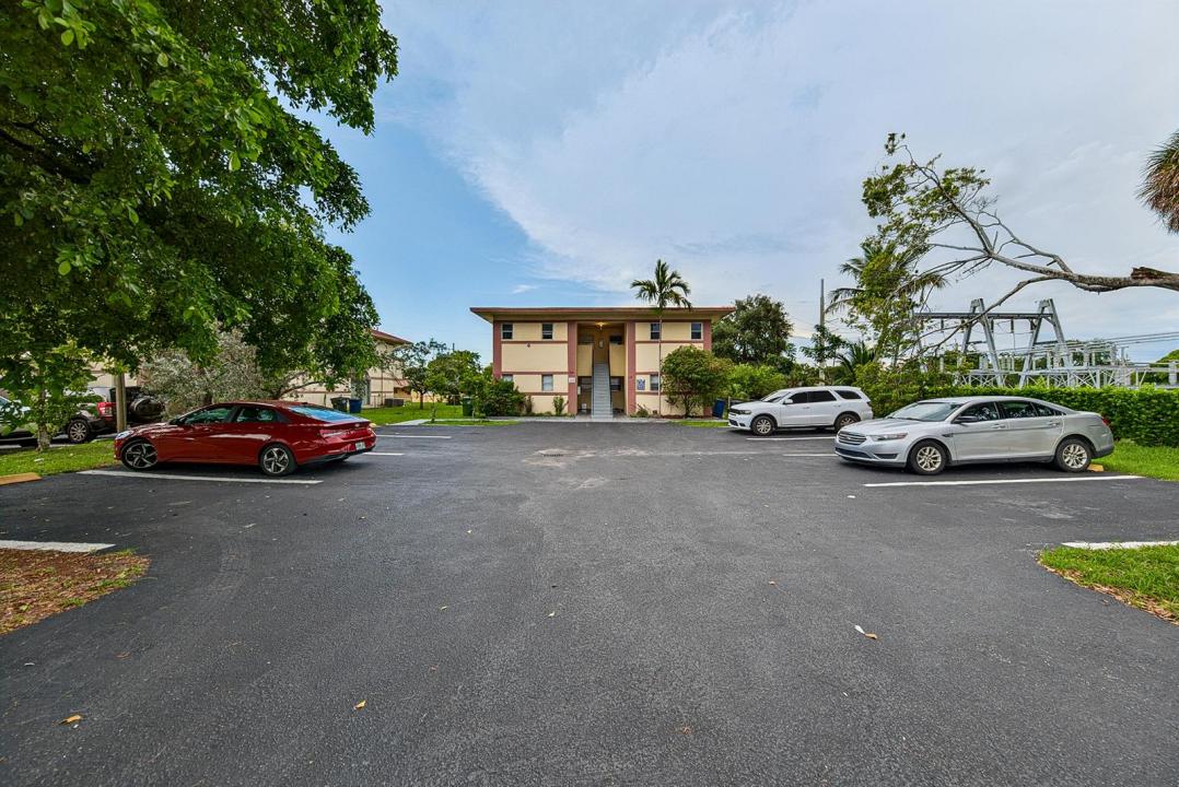 825 SW 10th Street D, Hallandale Beach, Floride 33009, États-Unis