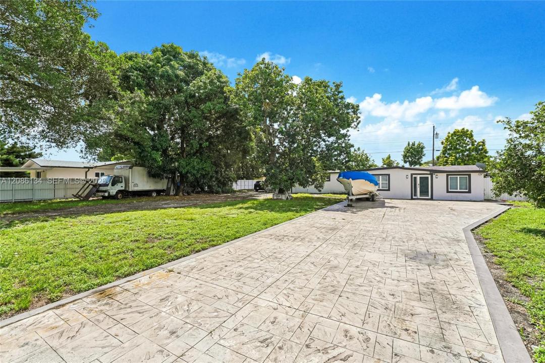 2934 NW 96th St, Miami, Floride 33147, États-Unis