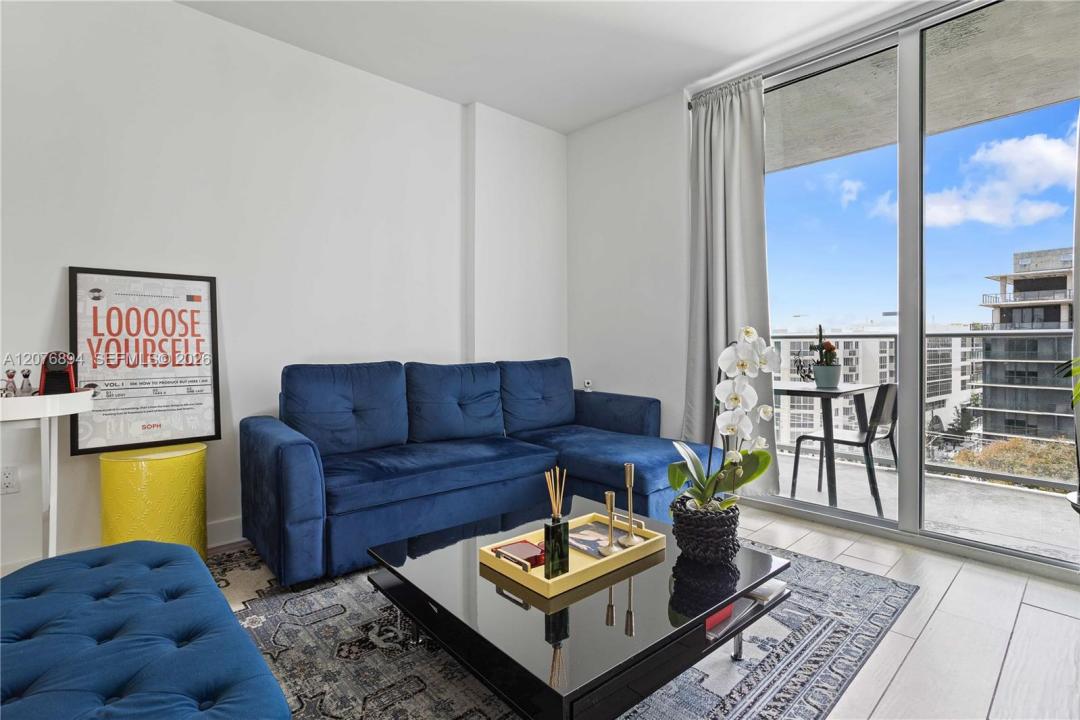 1600 SW 1st Ave 704, Miami, Florida 33129, USA