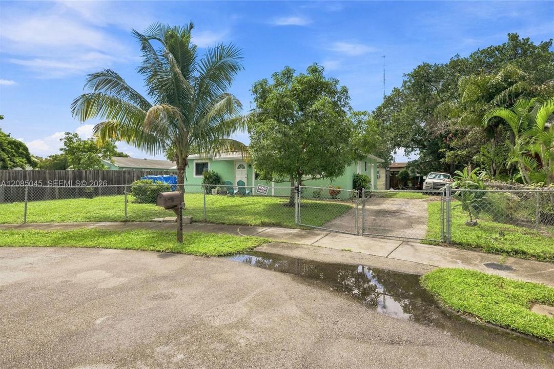 2622 NW 24th Ct, Fort Lauderdale, Florida 33311, USA