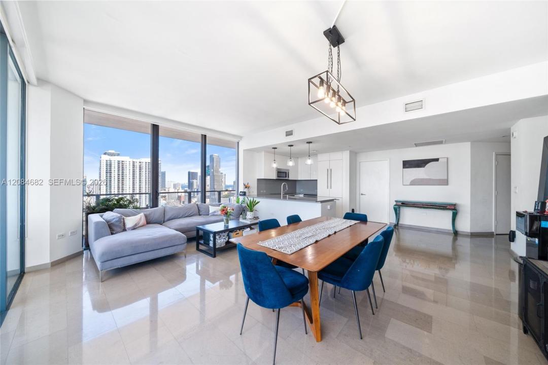 88 SW 7th St 2312, Miami, Florida 33130, USA
