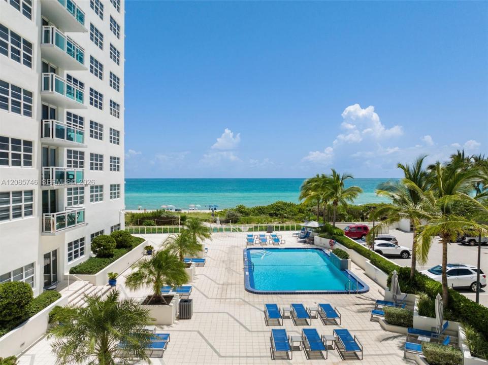 6917 Collins Ave 1203, Miami Beach, Florida 33141, USA