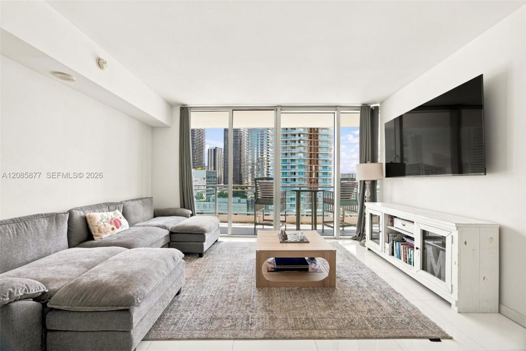 92 SW 3rd St 2004, Miami, Florida 33130, Stati Uniti