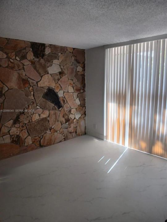 8405 NW 8th St 311, Miami, Floride 33126, États-Unis