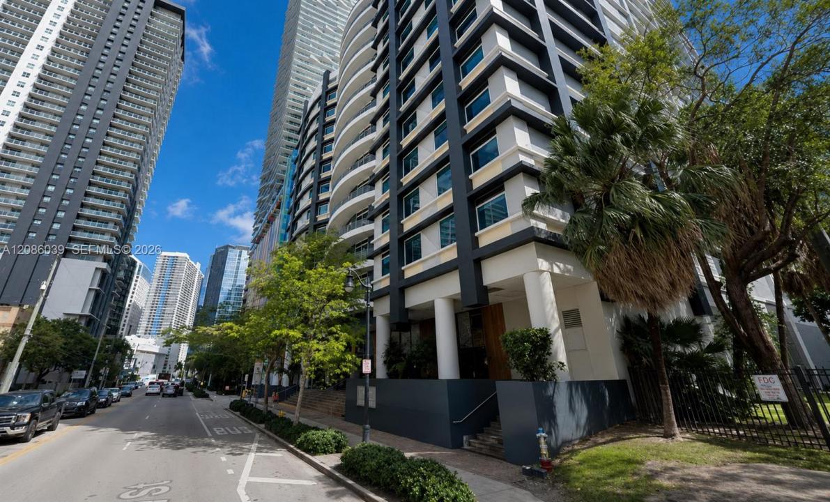 40 SW 13th St S-1003MZ, Miami, Florida 33130, Stati Uniti