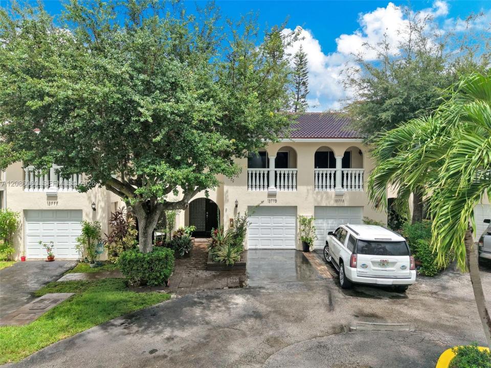 13775 SW 160th St 16, Miami, Florida 33177, USA