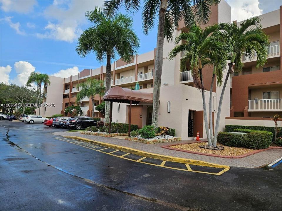 7730 Granville Dr 202, Tamarac, Floride 33321, États-Unis