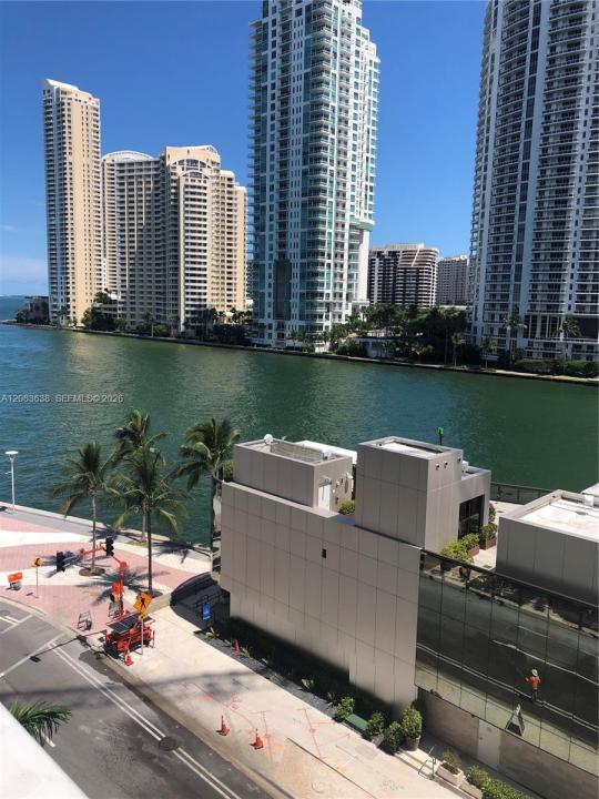 300 S Biscayne Blvd L-608, Miami, Florida 33131, Stati Uniti