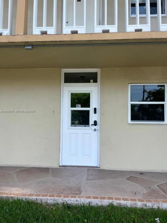 620 NE 12th Ave 107, Hallandale Beach, Floride 33009, États-Unis