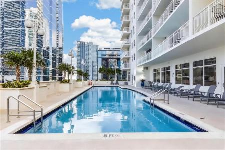 1200 Brickell Bay Dr 4324, Miami, Florida 33131, USA