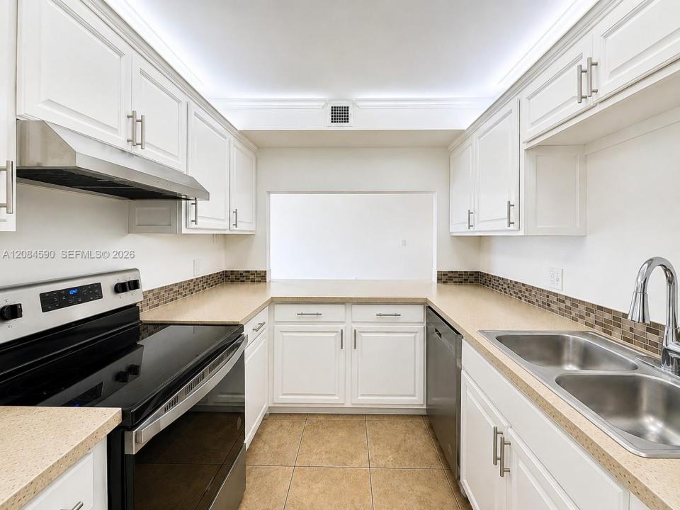 9430 Live Oak Pl 108, Davie, Floride 33324, États-Unis