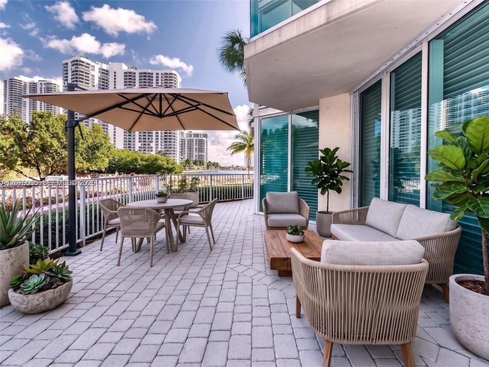 3370 Hidden Bay Dr 102, Aventura, فلوريدا 33180, الولايات المتحدة