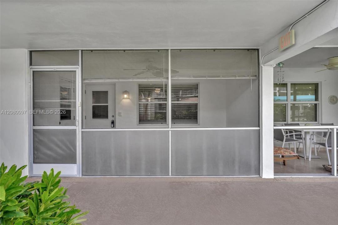580 Egret Dr 102, Hallandale Beach, Florida 33009, USA