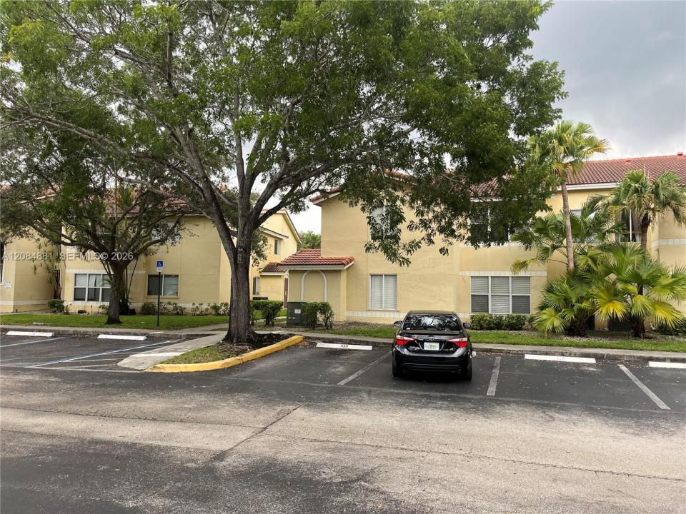 437 Vista Isles Dr 2211, Plantation, Florida 33325, USA