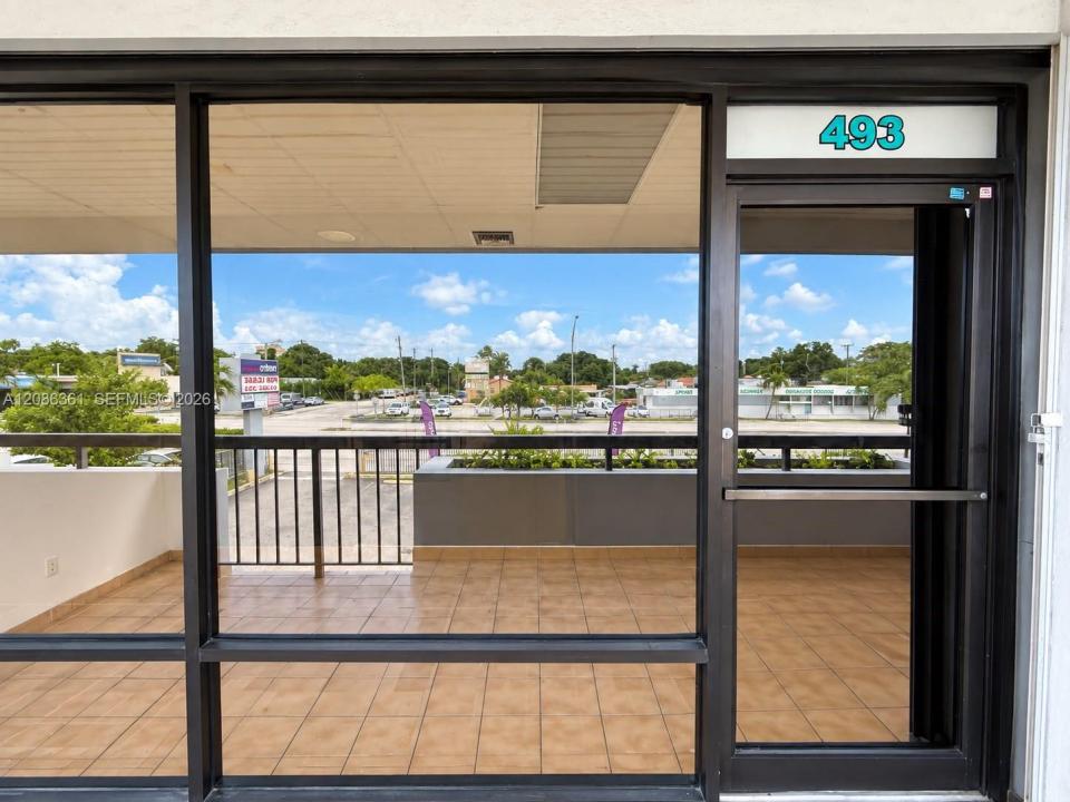 493 NW 27th Ave, Miami, Florida 33125, USA