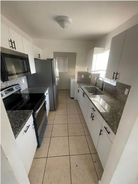 2150 NW 65th St 2150, Miami, Floride 33147, États-Unis