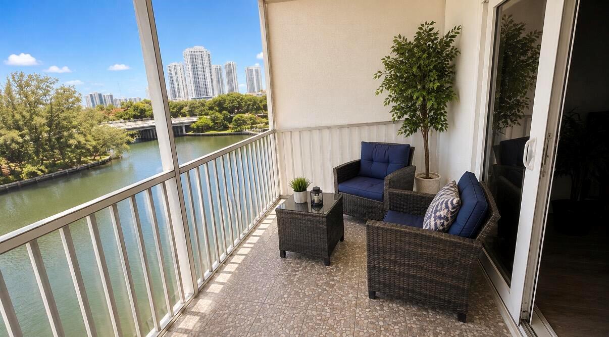 300 Diplomat Parkway 514, Hallandale Beach, Floride 33009, États-Unis