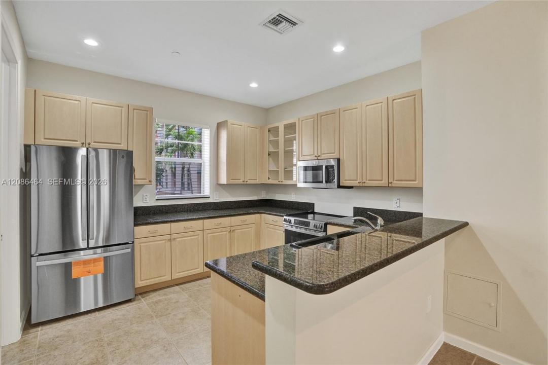 1033 NE 17th Way 1804, Fort Lauderdale, Florida 33304, USA