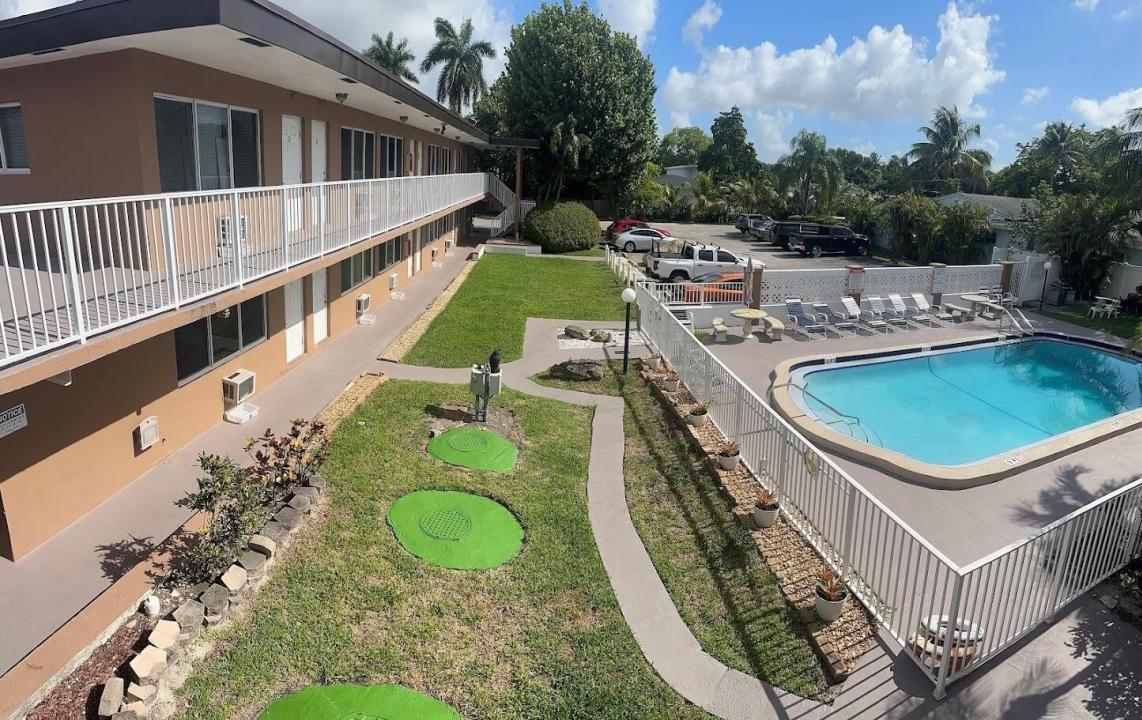 2838 MADISON Street 11, Hollywood, Florida 33020, USA