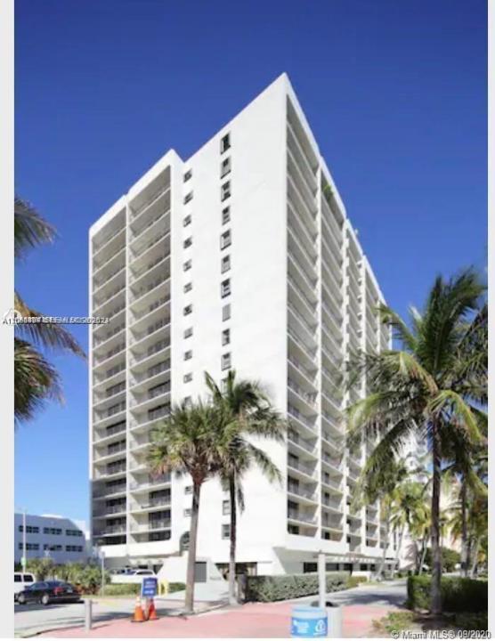 2625 Collins Ave 302, Miami Beach, Florida 33140, USA