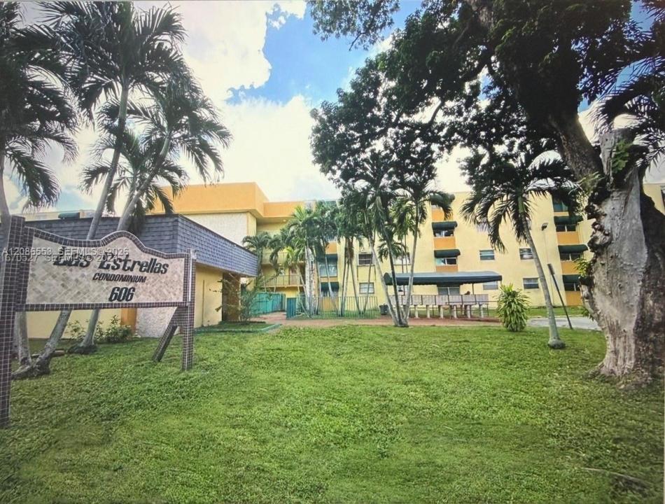 606 W 81st St 405, Hialeah, Floride 33014, États-Unis