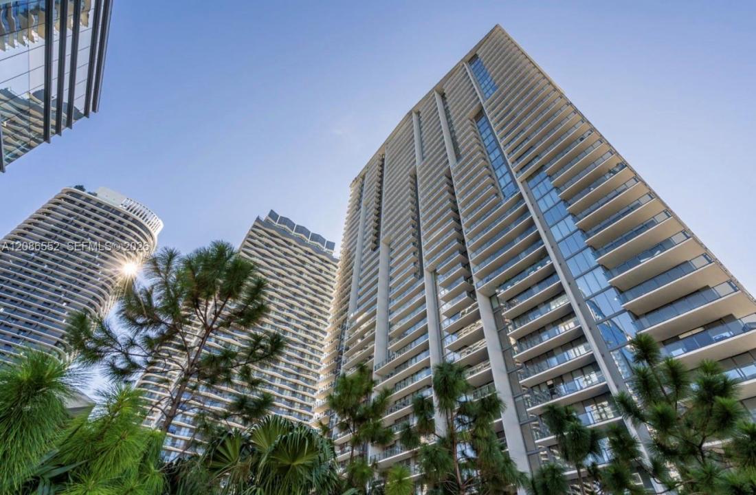 88 SW 7TH ST 2005, Miami, Florida 33130, USA