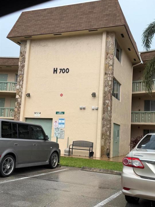 700 VILLAGE GREEN Court 314, Palm Springs, Florida 33461, USA