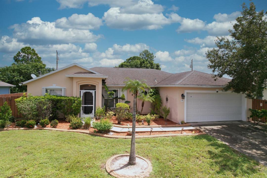 1901 SW LEWIS Street, Port St. Lucie, Floride 34987, États-Unis
