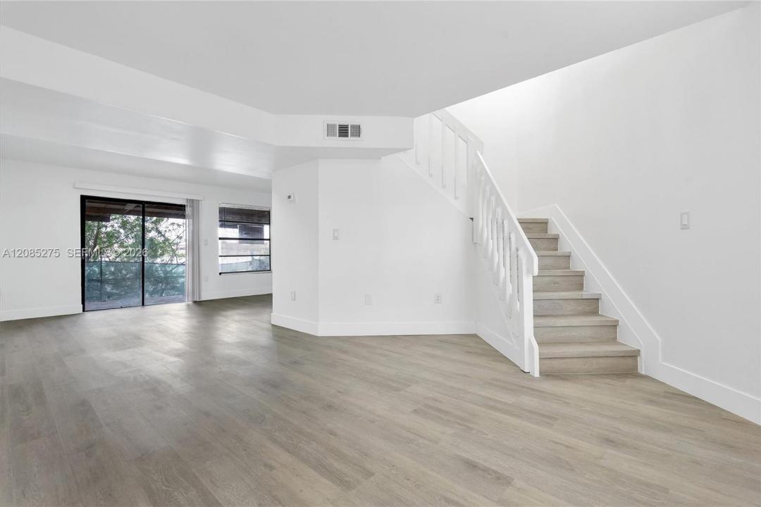 5796 W 26th Ave 205, Hialeah, Florida 33016, Stati Uniti