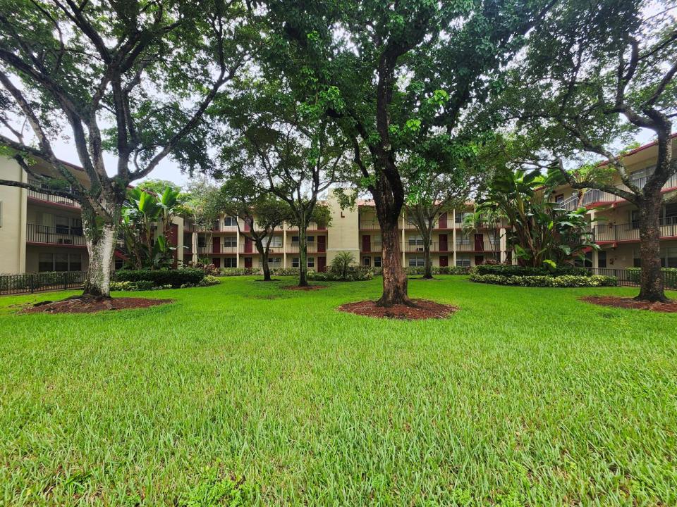 200 SW 132ND Way 105L, Pembroke Pines, Florida 33027, USA