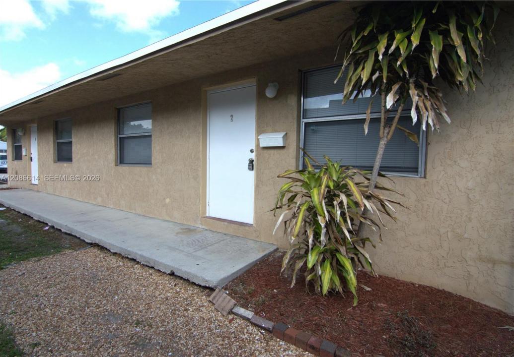 806 NW 10th St 1, Hallandale Beach, Florida 33009, Stati Uniti