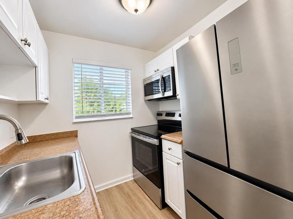 1651 NE 33rd Street Apt 1, Pompano Beach, Florida 33064, USA