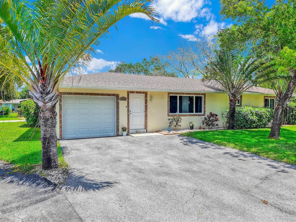 432 SW NATURA Avenue, Deerfield Beach, Florida 33441, USA