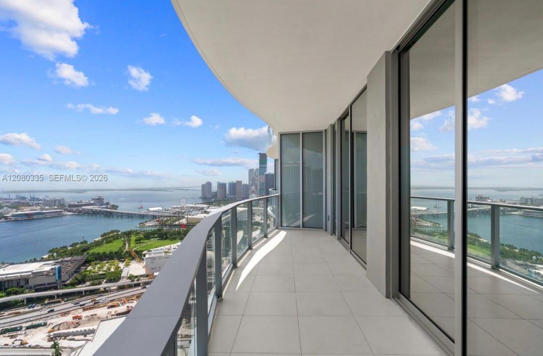 1400 biscayne 3805, Miami, Florida 33132, USA