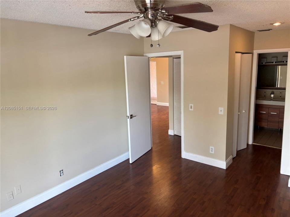 10521 Mahogany Key Cir 204, Miami, Florida 33196, Stati Uniti