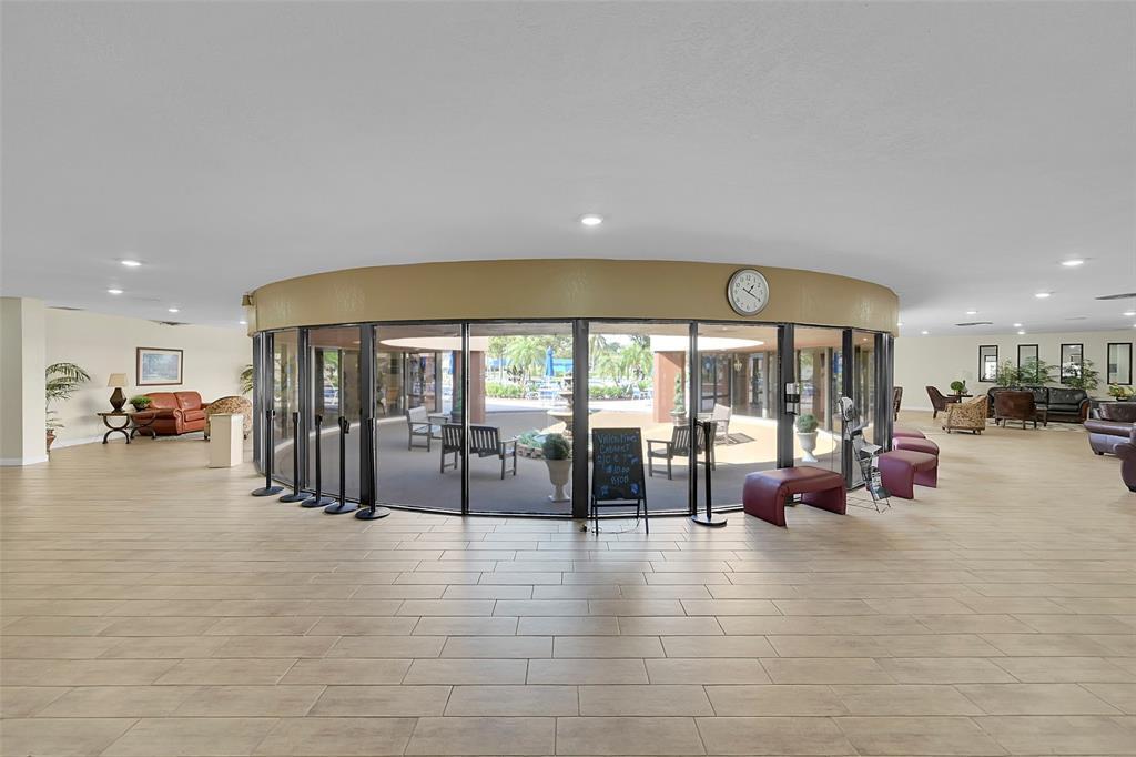 9841 SUNRISE LAKES Boulevard 310, Sunrise, Floride 33322, États-Unis
