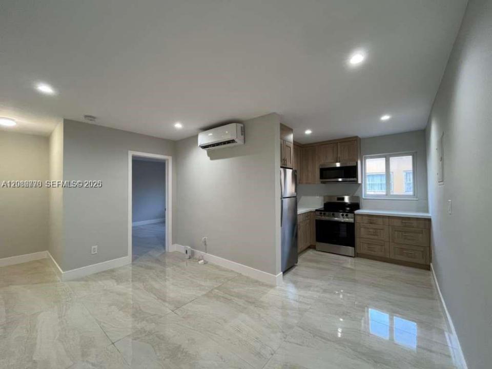 1844 NW 19th St 5, Miami, Florida 33125, USA