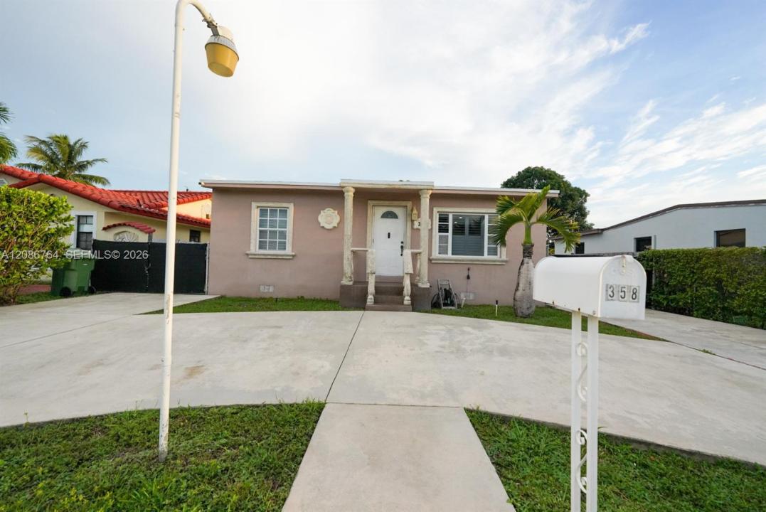 358 E 45th St, Hialeah, פלורידה 33013, ארצות הברית של אמריקה