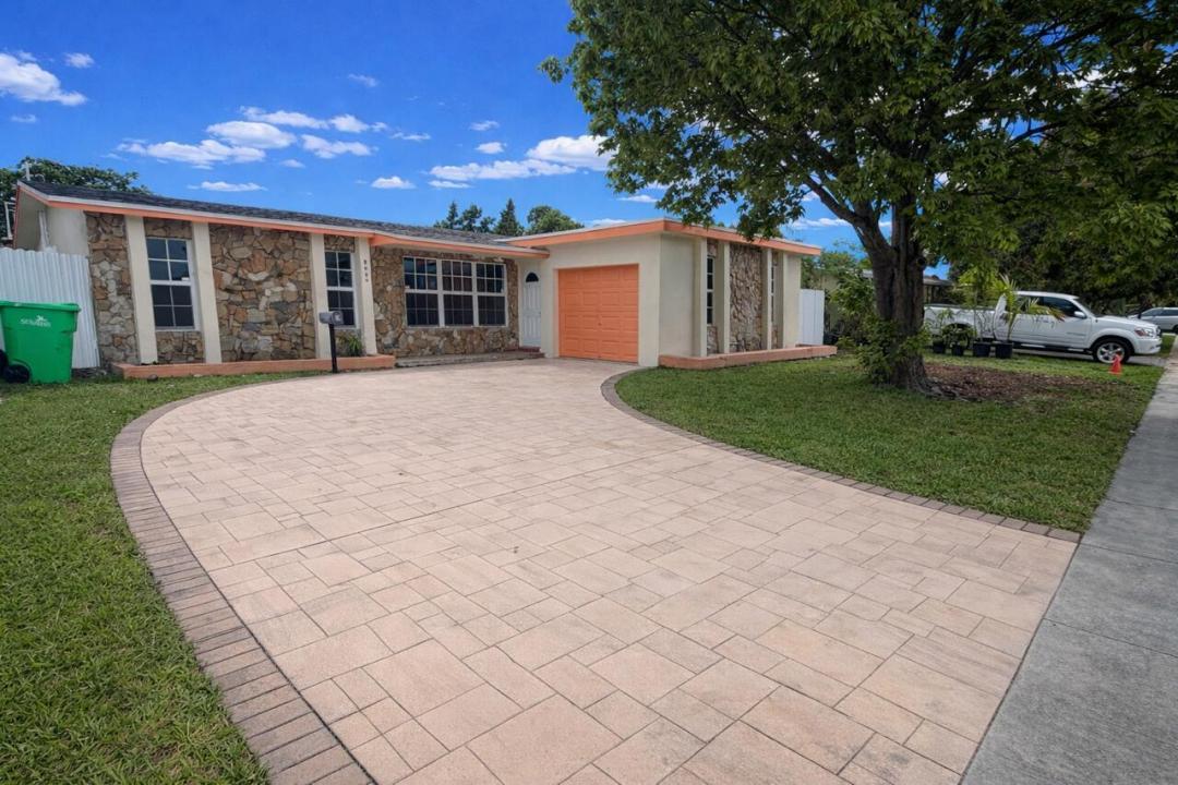 8630 NW 24TH Court, Sunrise, Floride 33322, États-Unis