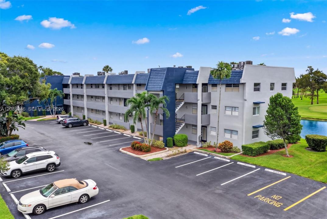 7807 Golf Cir Dr 104, Margate, Florida 33063, USA