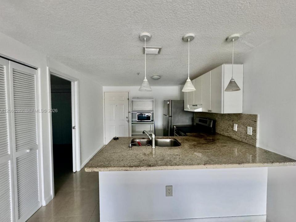 218 SW 8th Ave 303, Miami, Floride 33130, États-Unis