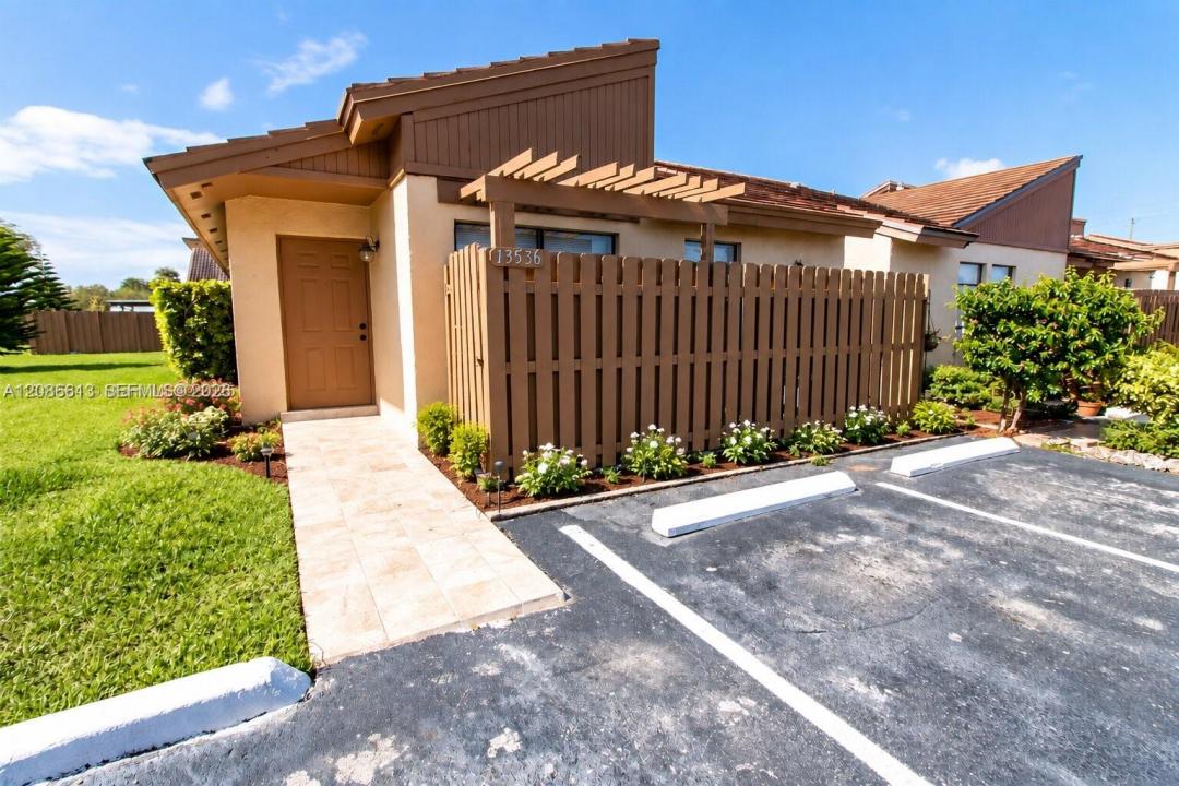 13536 SW 11th Ln, Miami, فلوريدا 33184, الولايات المتحدة