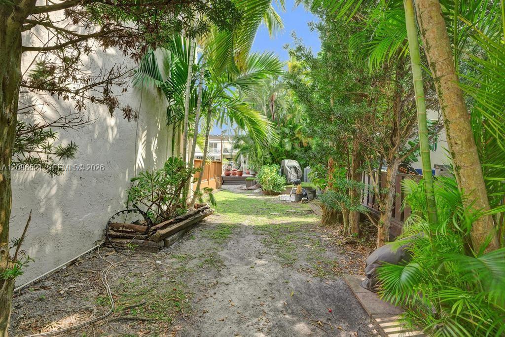 2723 NE 164th St 77, North Miami Beach, Florida 33160, USA
