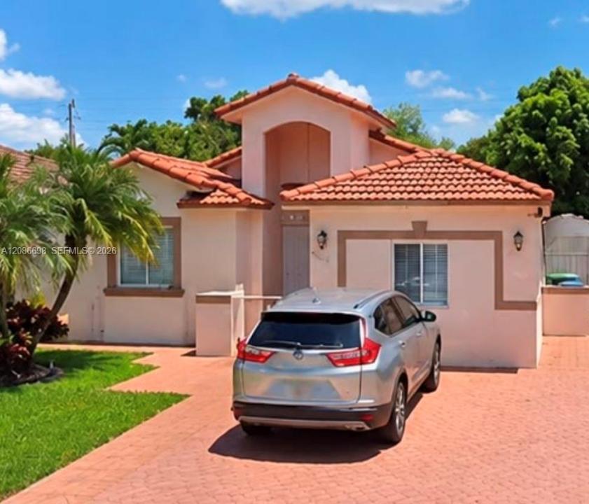 8010 NW 186th Ter, Hialeah, Florida 33015, USA