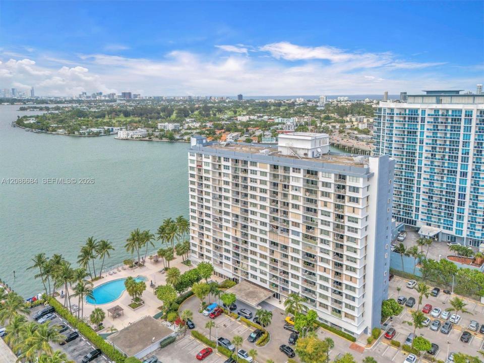 1865 79th St Cswy 11F, North Bay Village, Florida 33141, USA