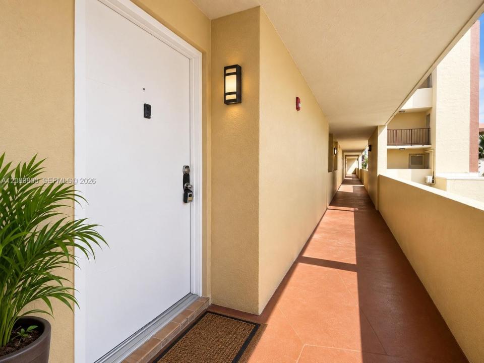 8850 Fontainebleau Blvd 203, Miami, Floride 33172, États-Unis
