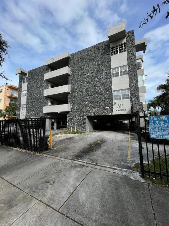1035 W 77th St 412, Hialeah, Florida 33014, USA