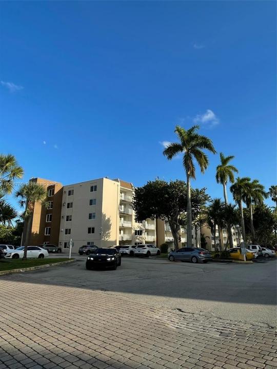 6950 Miami Gardens Dr 2-312A, Hialeah, Floride 33015, États-Unis