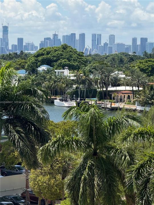 5555 Collins Ave 7Z, Miami Beach, Florida 33140, USA
